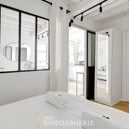 Elegance Et Confort A Deux Pas De Seine Appartamento Parigi